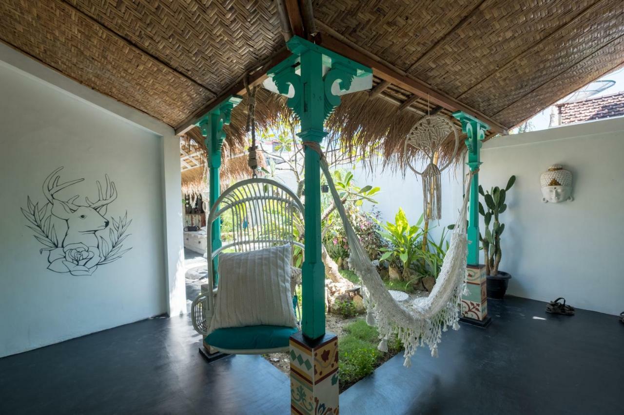 The Bodhi Tree Karimunjawa Hostel Buitenkant foto