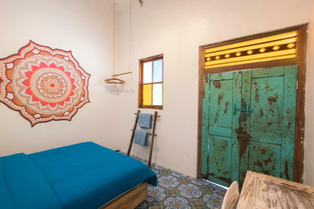 The Bodhi Tree Karimunjawa Hostel Buitenkant foto