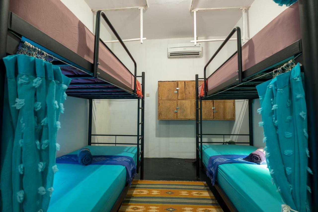 The Bodhi Tree Karimunjawa Hostel Buitenkant foto