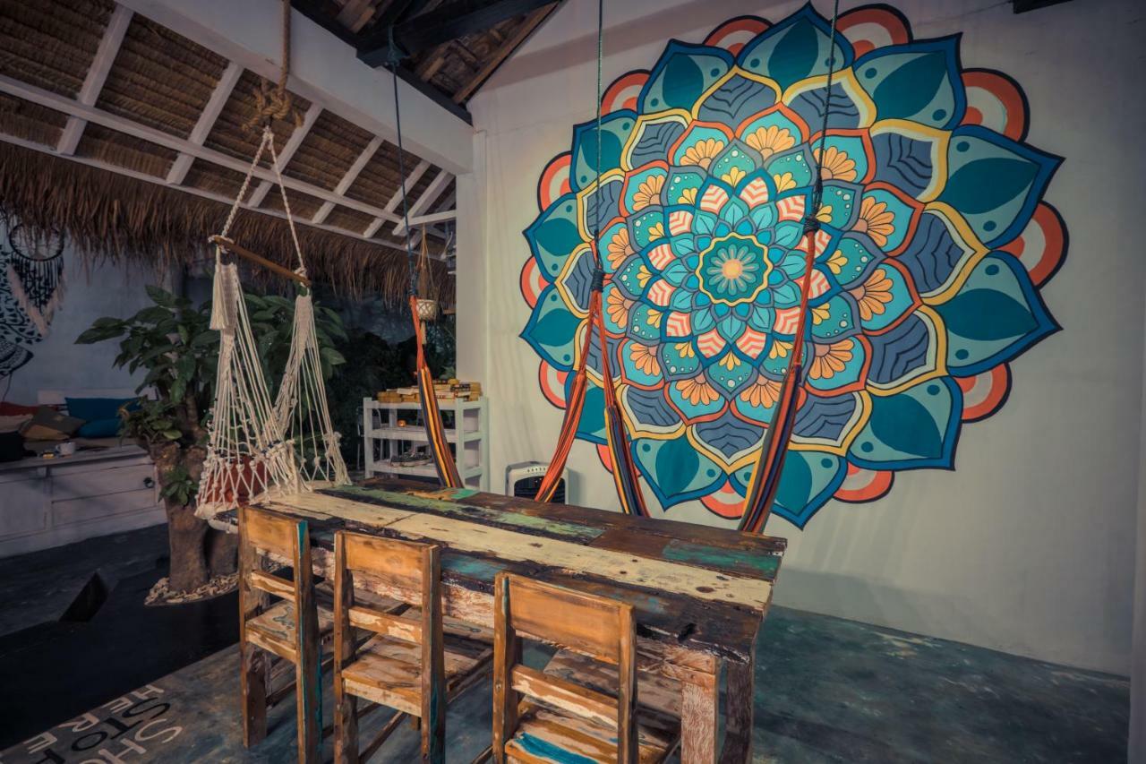 The Bodhi Tree Karimunjawa Hostel Buitenkant foto