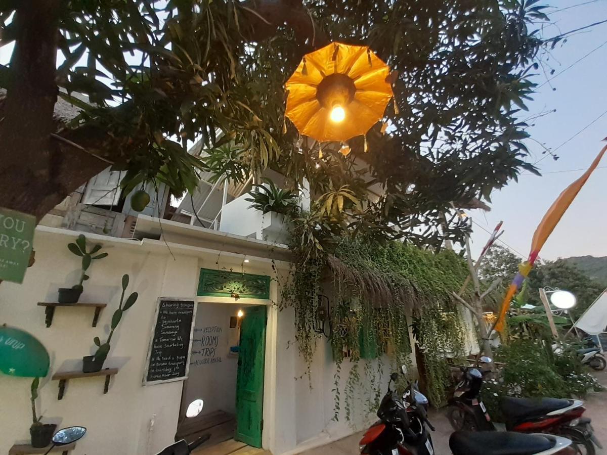 The Bodhi Tree Karimunjawa Hostel Buitenkant foto