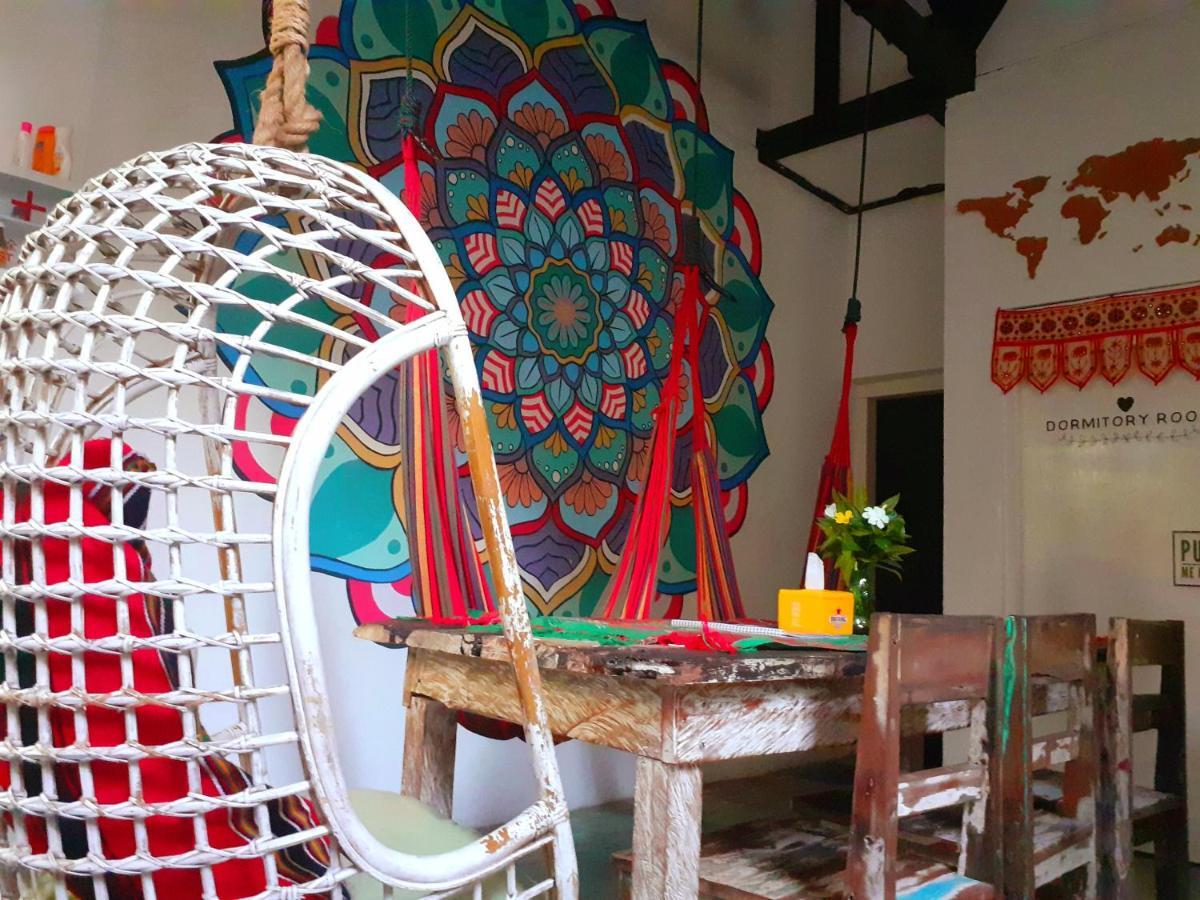 The Bodhi Tree Karimunjawa Hostel Buitenkant foto